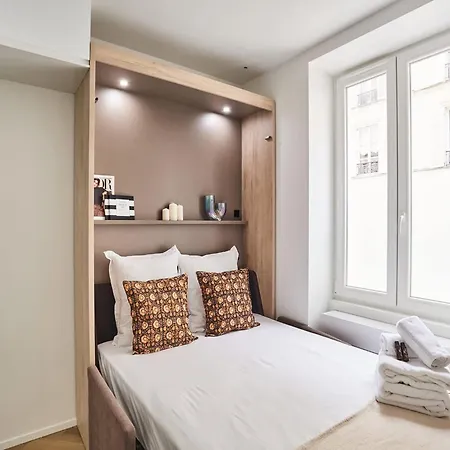 Superb Tour Eiffel Champ De Mars Apartment